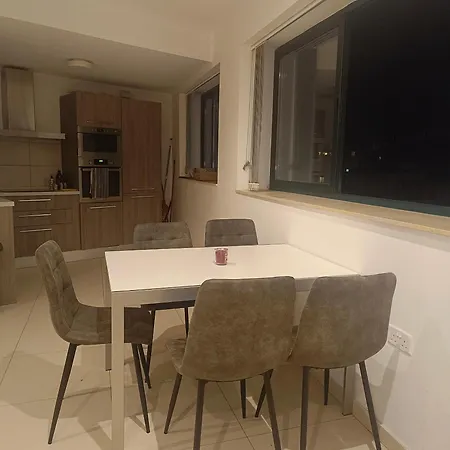 Homestay Ideal Luxury In Ta' Xbiex *